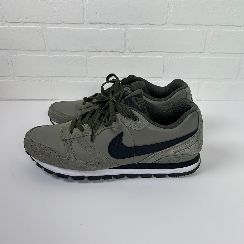 Nike Air Waffle Trainer - Picture 2 of 8